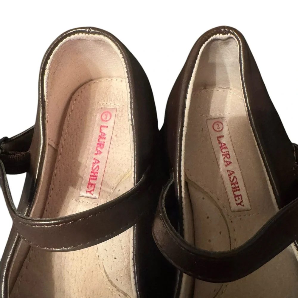 Laura Ashley Brown Kids Mary Jane Shoes size 3